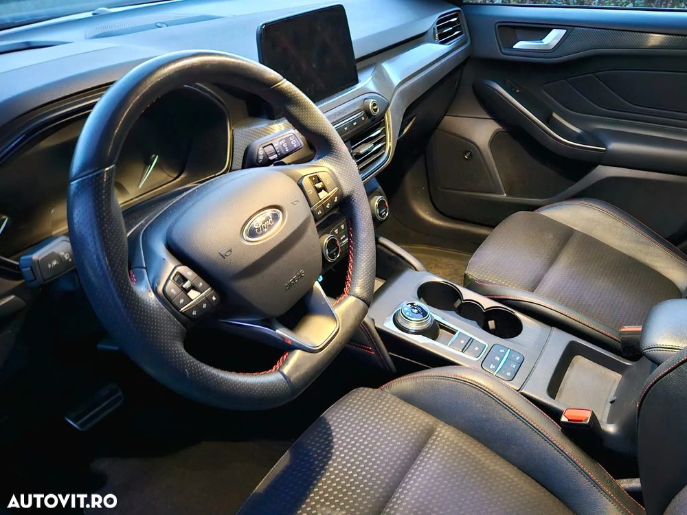 Ford Focus 1.5 Ecoboost ST-Line - 12
