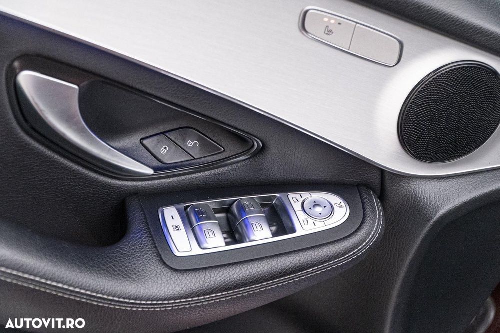 Mercedes-Benz GLC Coupe 300 4Matic 9G-TRONIC AMG Line Plus - 24