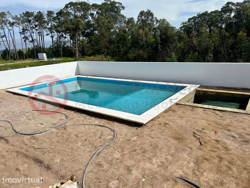 Moradia T3+1 de dois pisos, com piscina, na Lagoa de Albufeira em S... - Grande imagem: 3/45