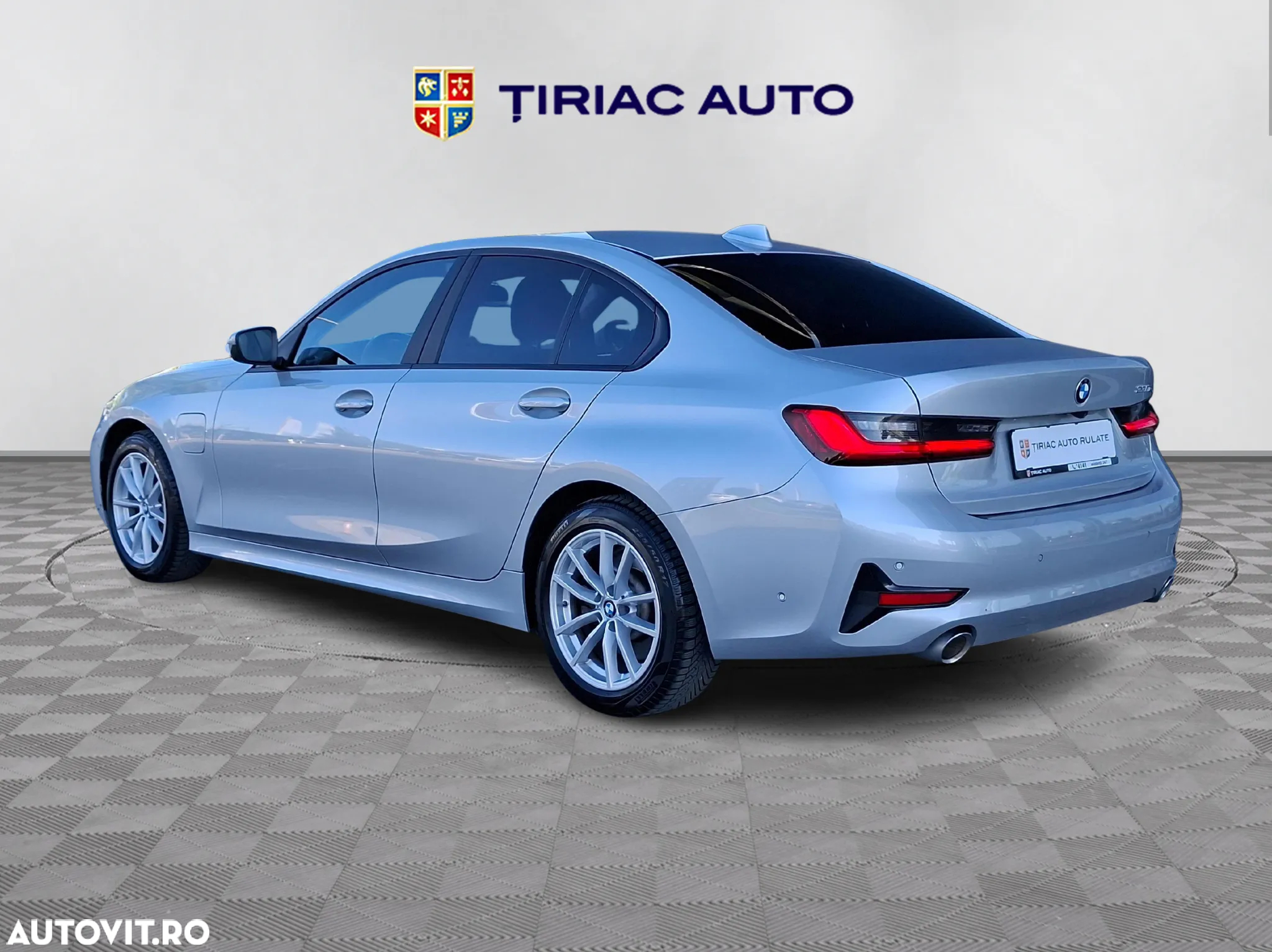 BMW Seria 3 330e Aut. Advantage - 4