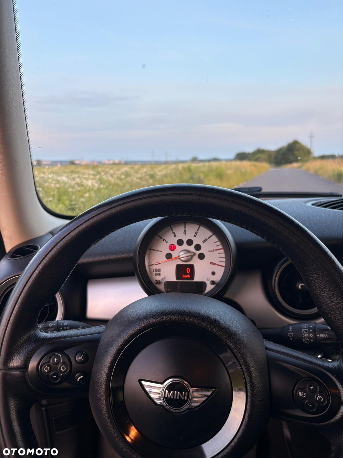 MINI ONE Standard - 24