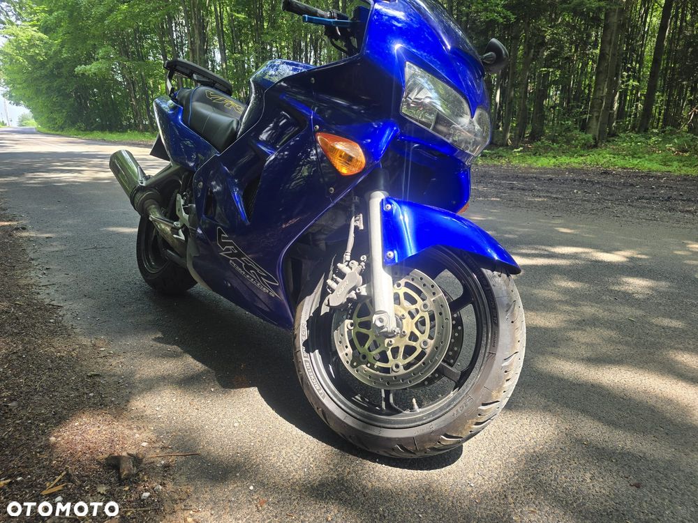 Honda VFR - 2