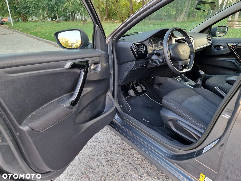 Peugeot 301 1.6 VTi Allure - 13