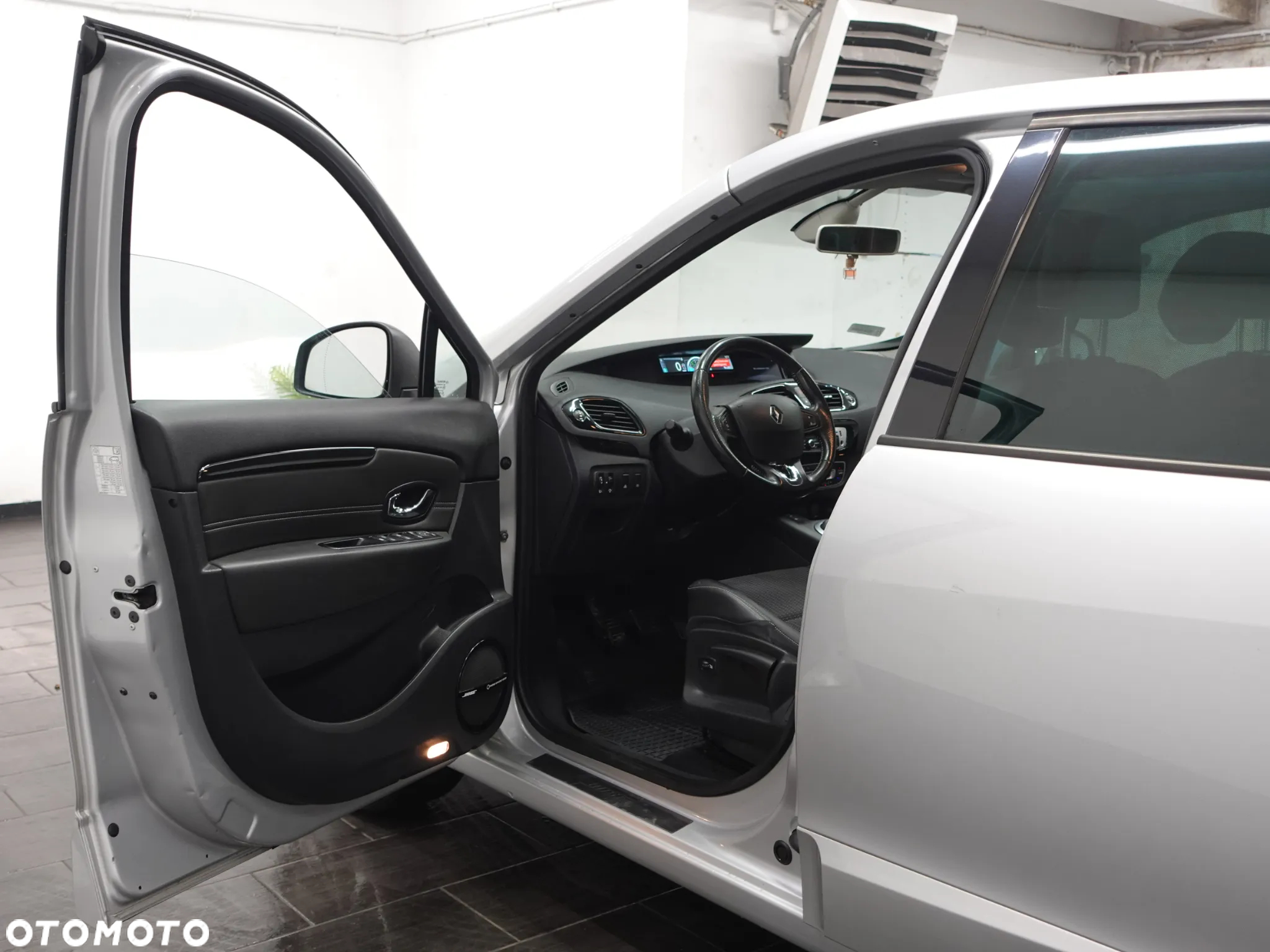 Renault Scenic ENERGY TCe 115 Bose Edition - 19