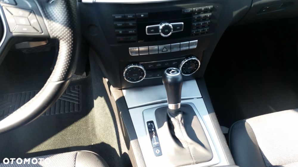 Mercedes-Benz Klasa C 180 7G-TRONIC - 17