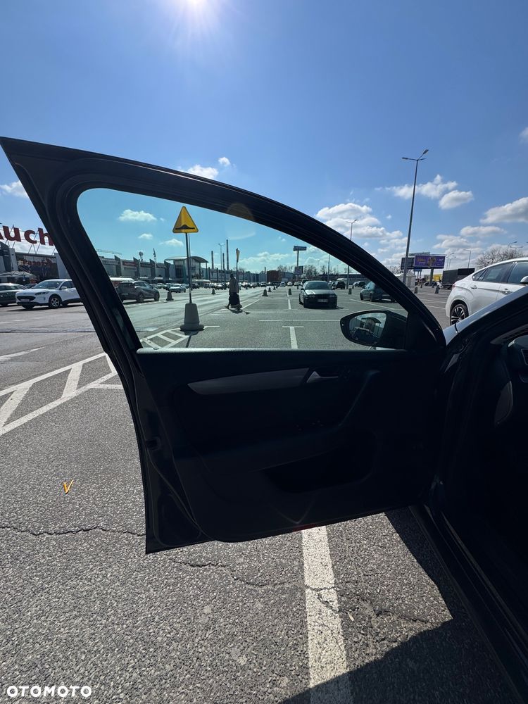 Volkswagen Passat 2.0 TDI Comfortline - 15