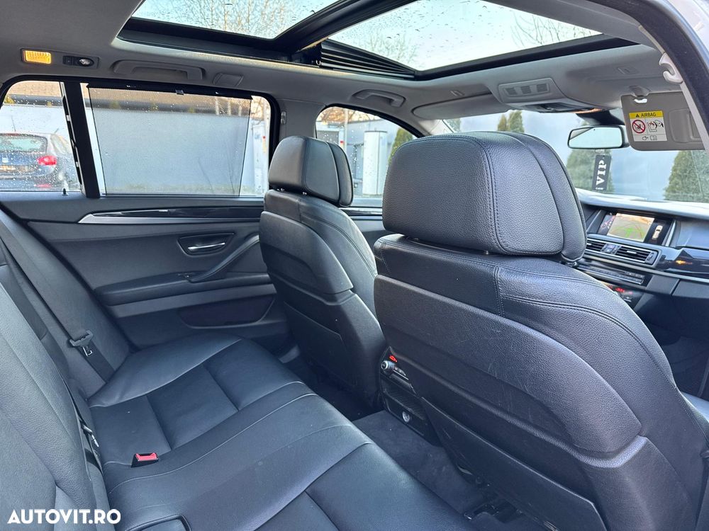 BMW Seria 5 530d Touring Aut. Luxury Line - 7