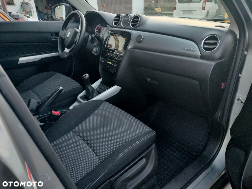 Suzuki Vitara 1.6 Comfort 4WD - 14