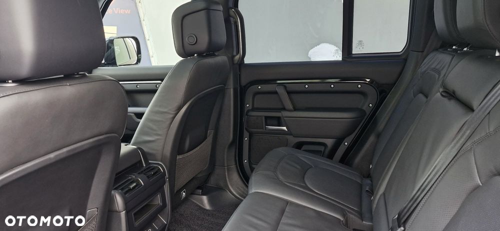 Land Rover Defender 3.0 D250 mHEV X-Dynamic HSE - 9