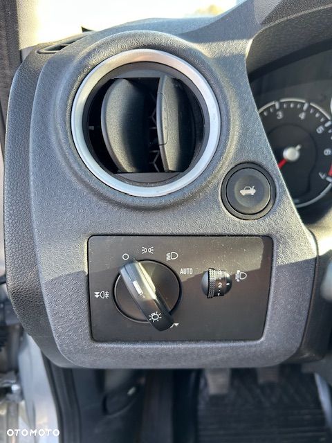 Ford Fusion 1.6 + - 15