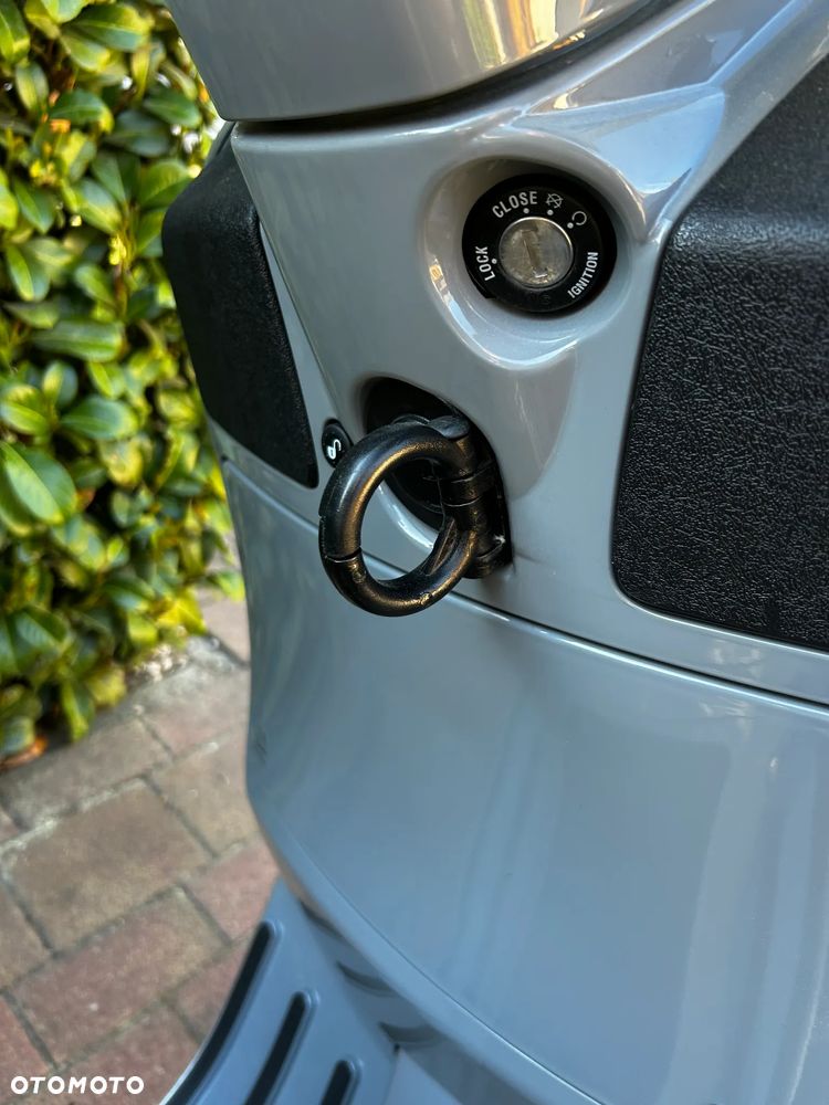 Vespa GTS - 9