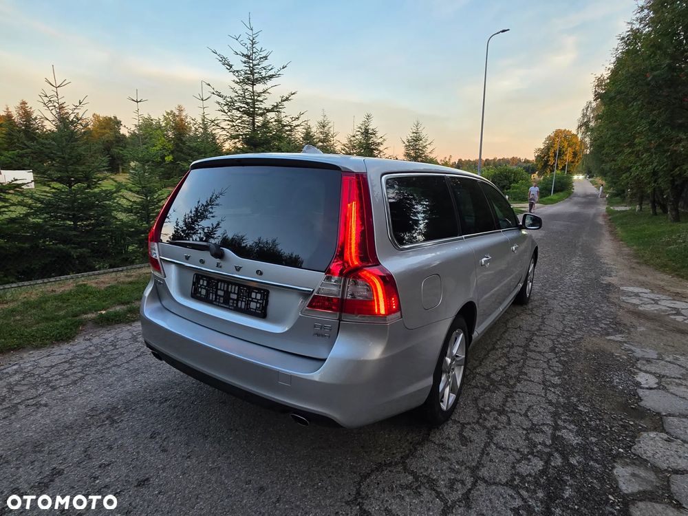 Volvo V70 D5 AWD Dynamic Summum - 16