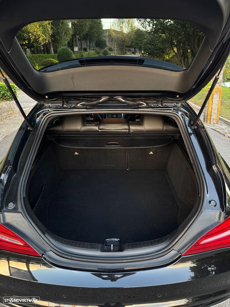Mercedes-Benz CLA 220 d Shooting Brake AMG Line Aut. - 24