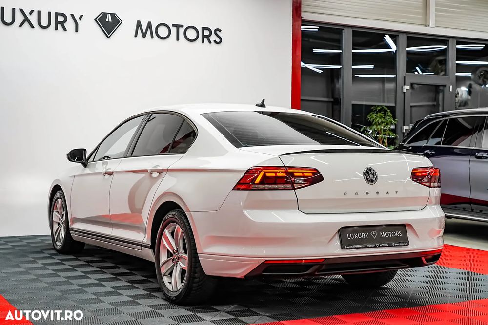 Volkswagen Passat 2.0 TDI SCR DSG Conceptline - 15