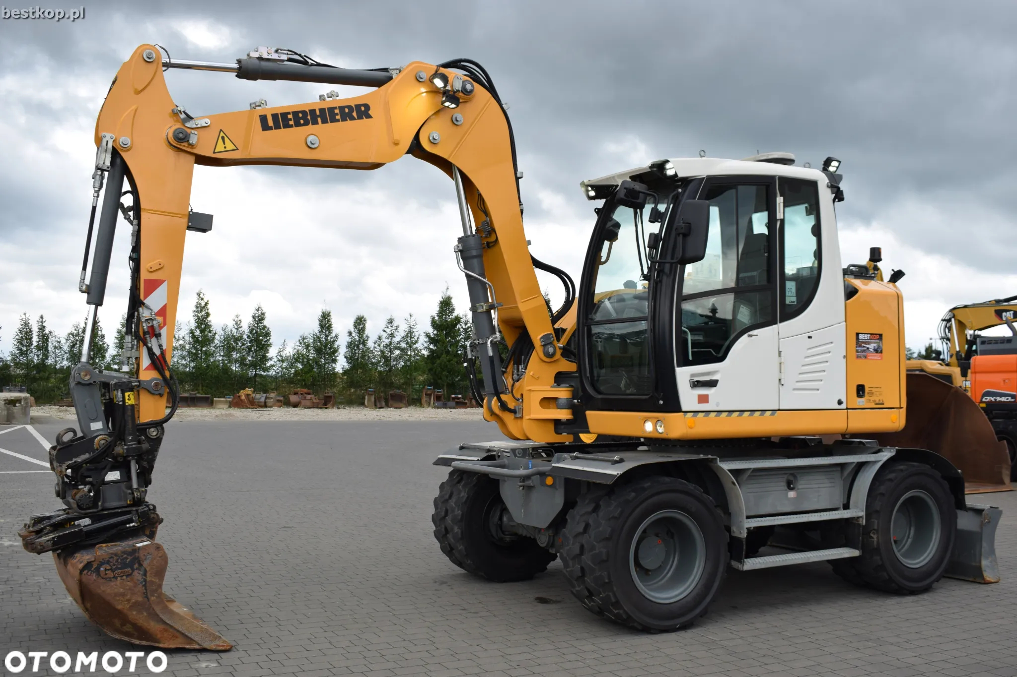 Liebherr A910 Compact Litronic - 13