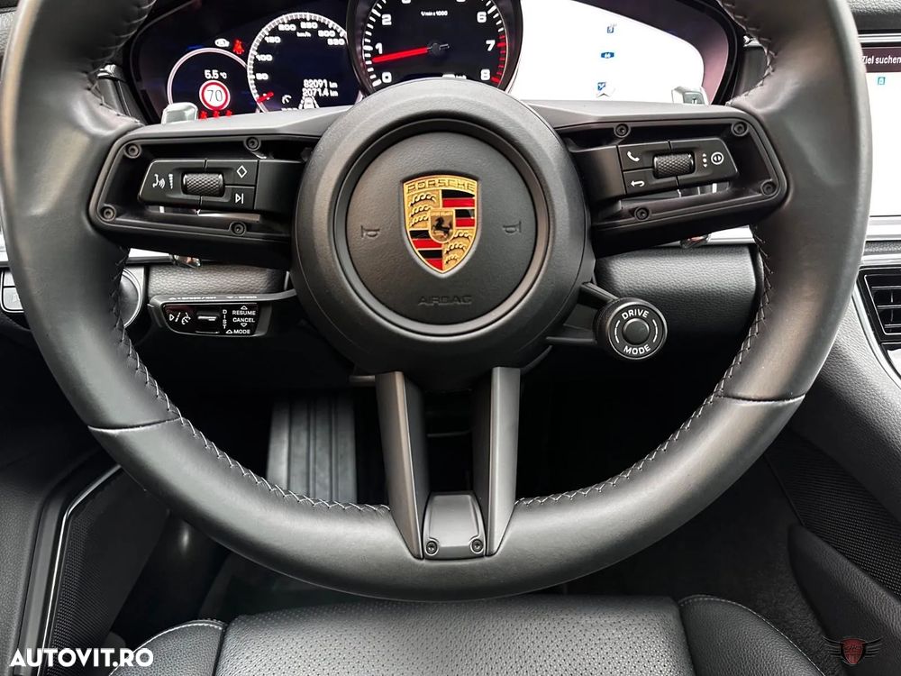 Porsche Panamera 4S Executive - 17