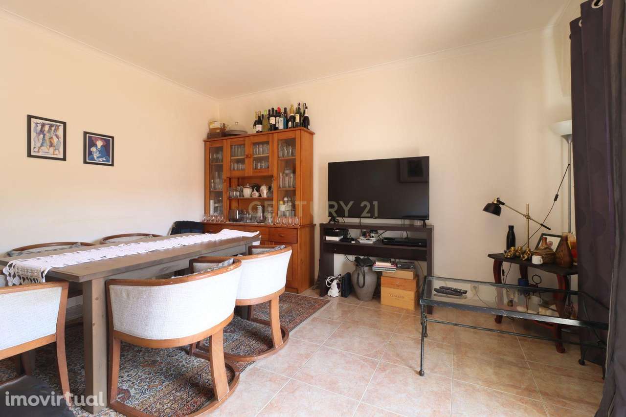 Apartamento T3 com 3 varandas em Trajouce - Grande imagem: 2/31