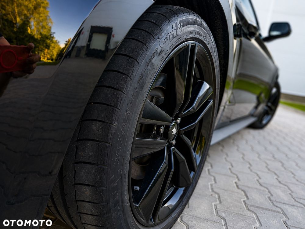 Ford Mustang - 12