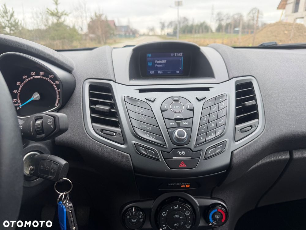 Ford Fiesta 1.25 Champions Edition - 24