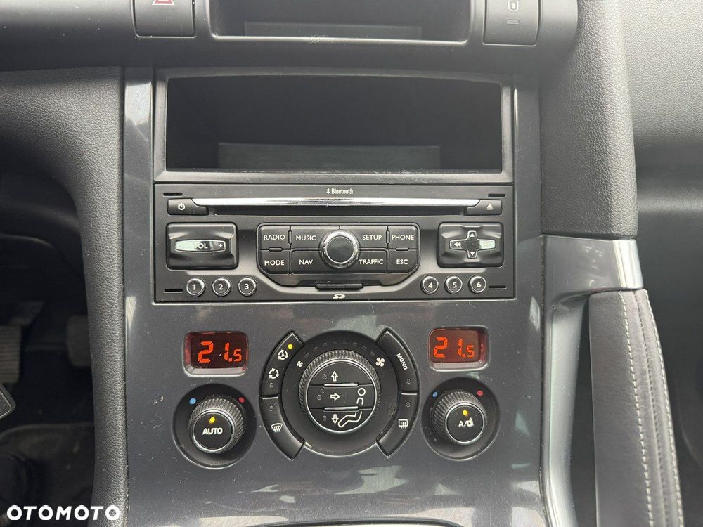 Peugeot 3008 1.6 Allure - 24