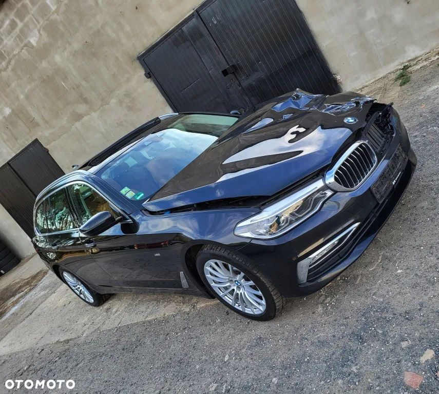BMW Seria 5 530d xDrive Luxury Line - 3