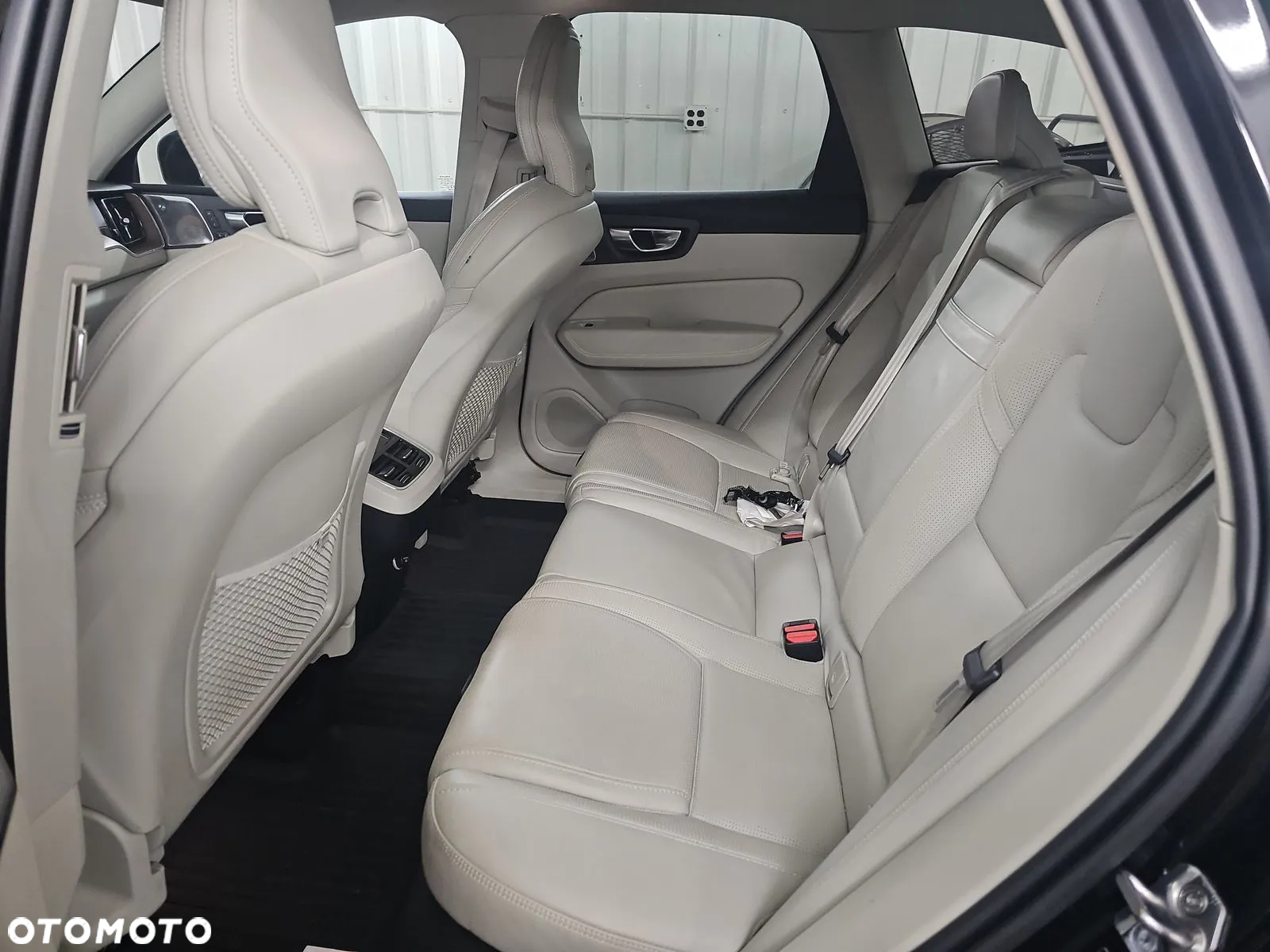 Volvo XC 60 T6 AWD Inscription - 12