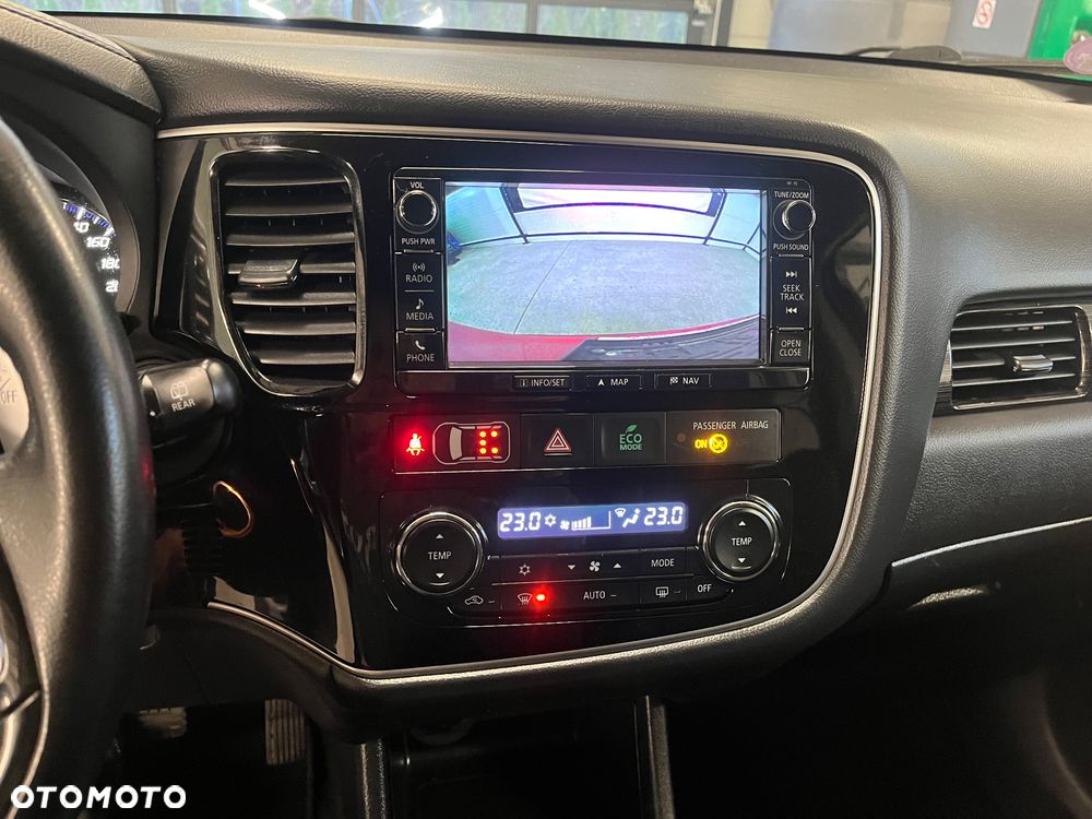 Mitsubishi Outlander 2.0 2WD CVT Diamant Edition+ - 21