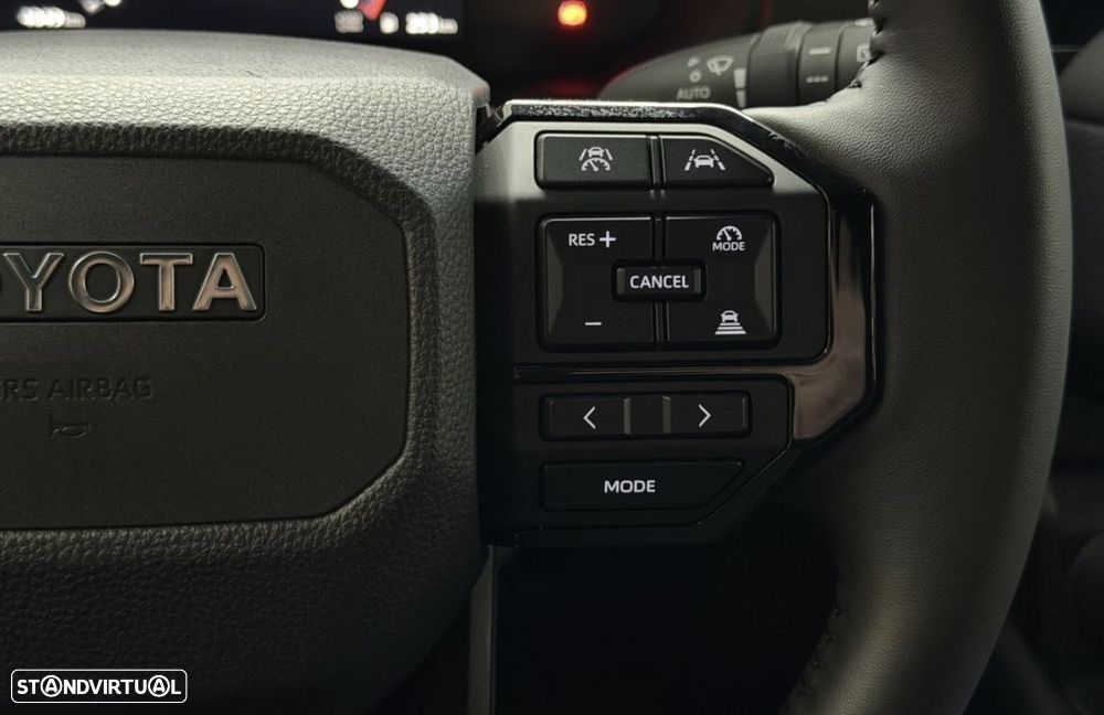 Toyota Land Cruiser Prado - 11