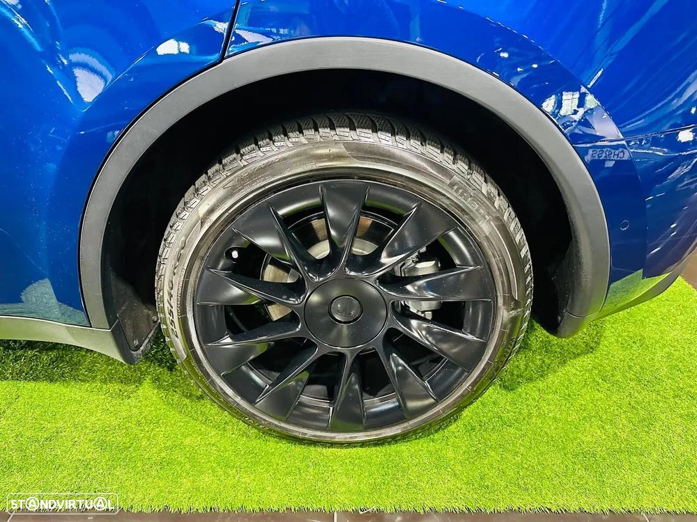 Tesla Model Y Long Range Dual Motor AWD - 19