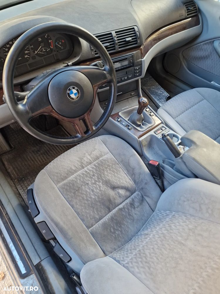 BMW Seria 3 320i - 10