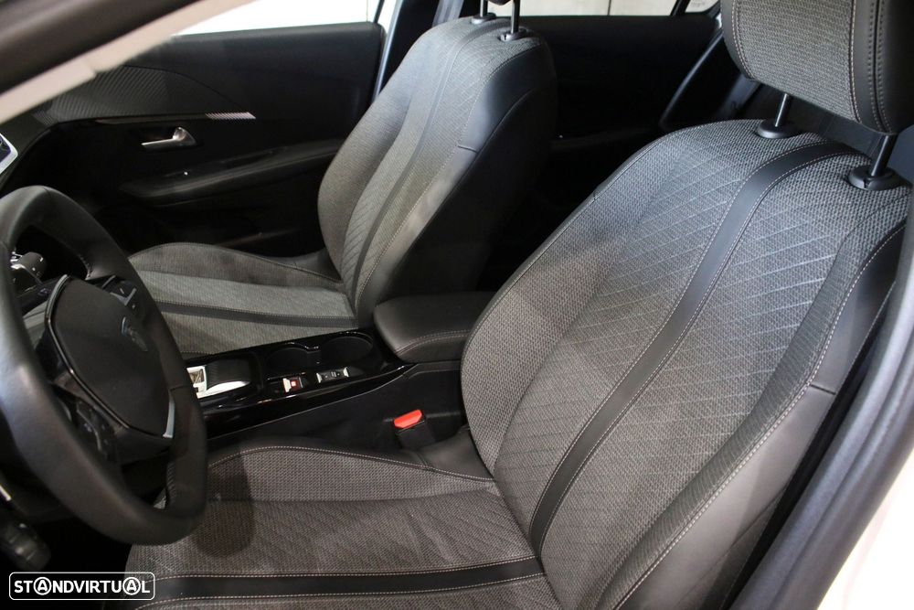Peugeot 208 1.2 Hybrid Allure e-DCS6 - 32