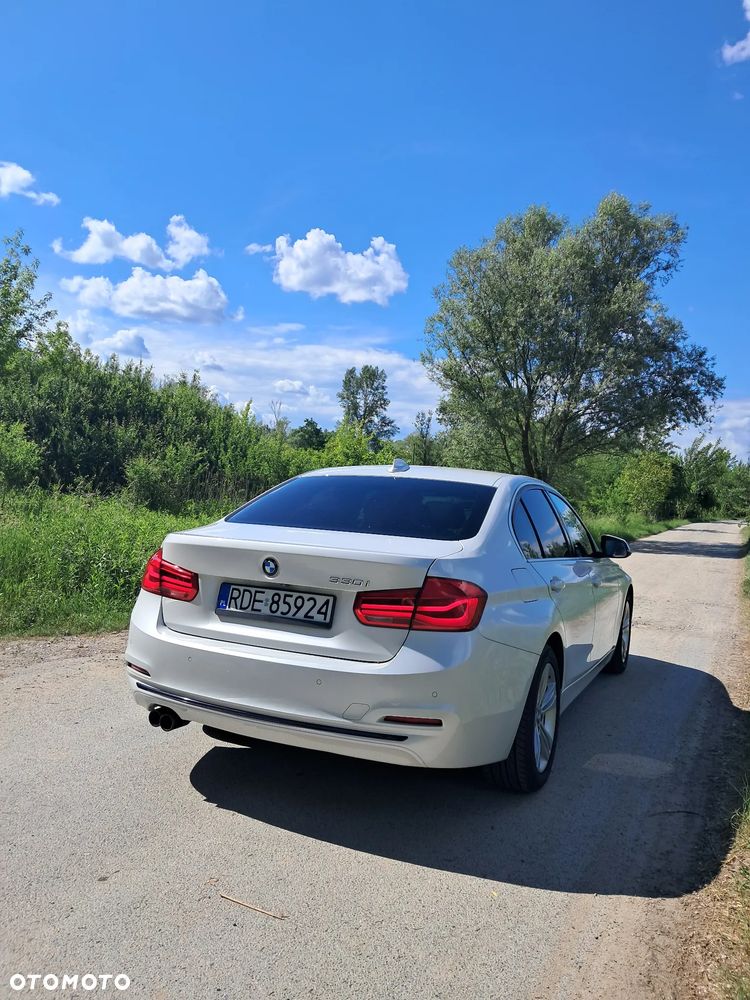 BMW Seria 3 330i - 7