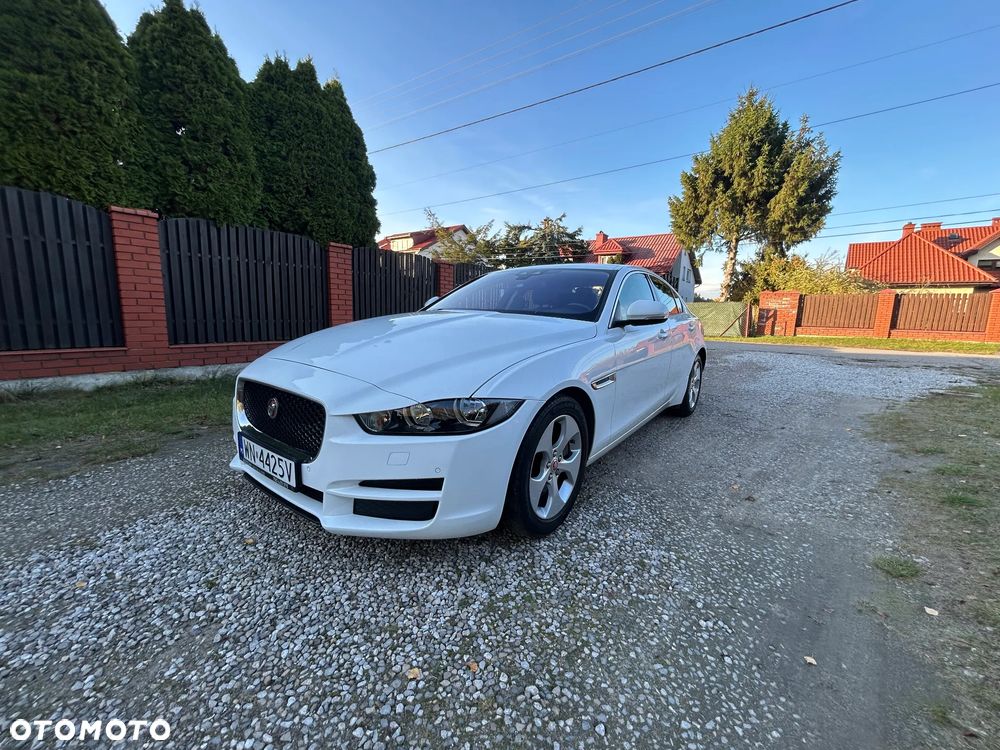 Jaguar XE - 6
