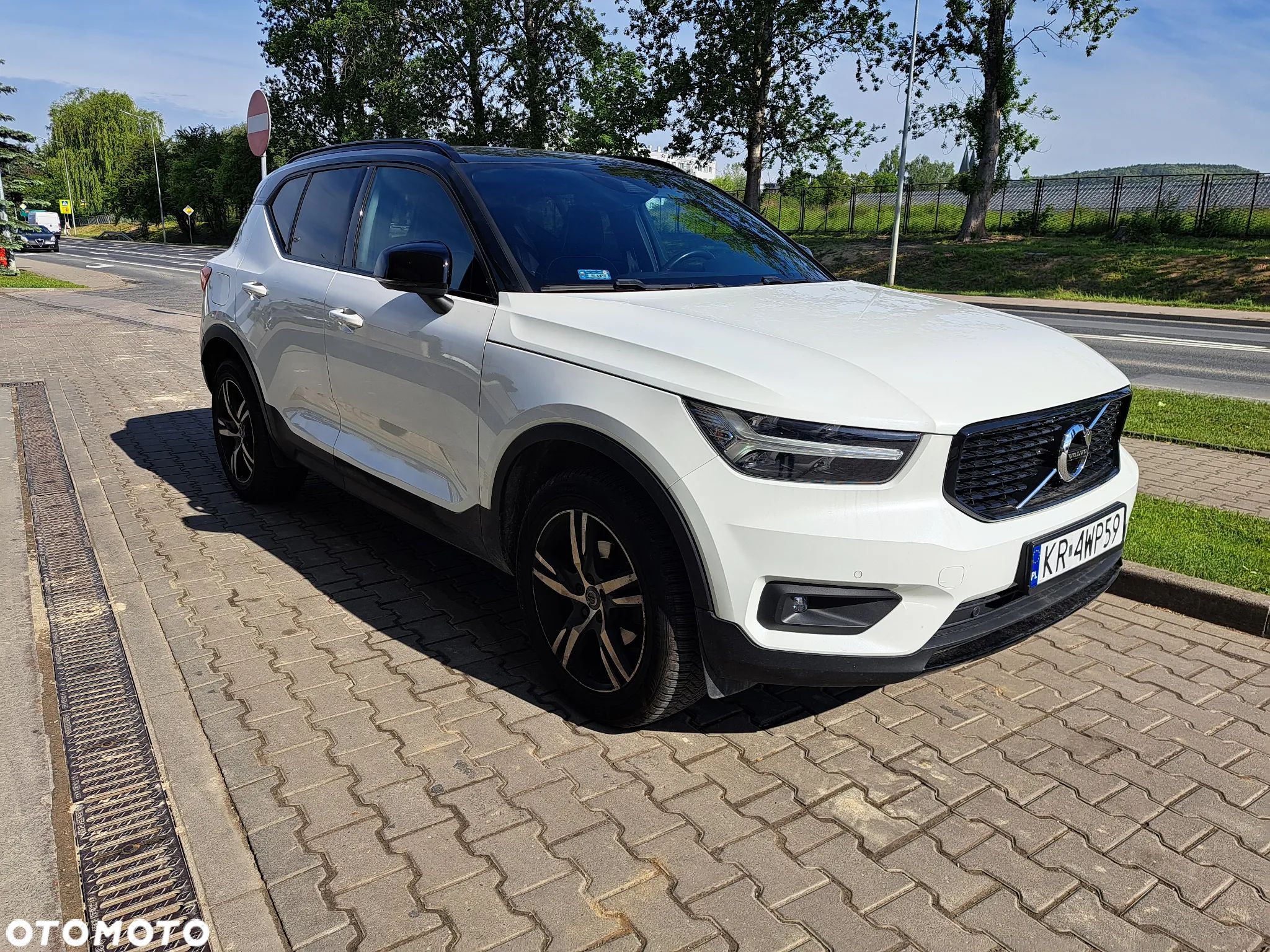 Volvo XC 40 T3 R-Design - 1