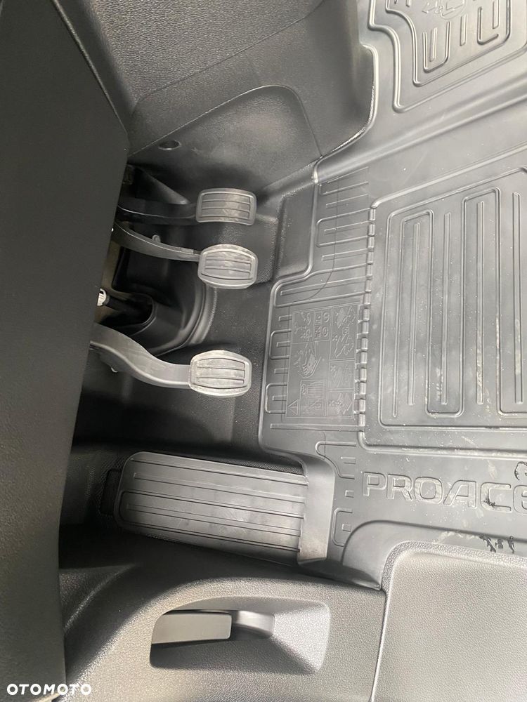 Toyota Proace Long Comfort 2.0 D-4D 145 KM - 17