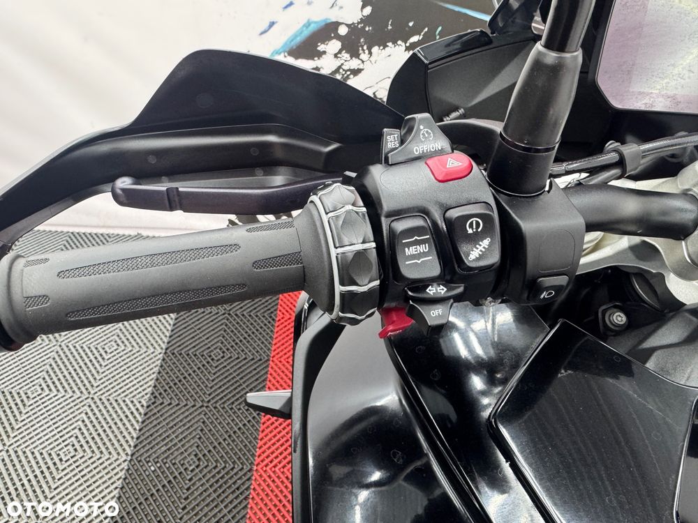 BMW XR - 22