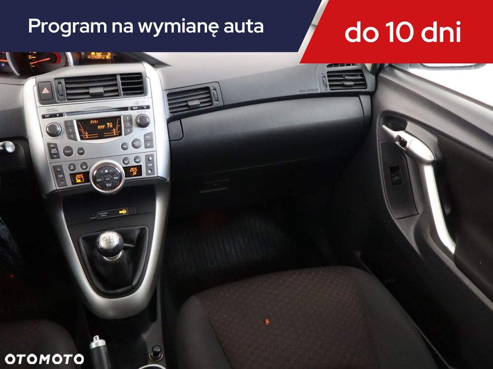 Toyota Verso - 10