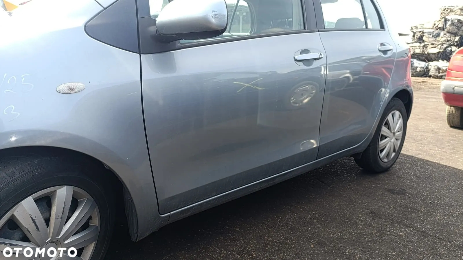 34674 Toyota yaris 2 1.3  vvti 2SZ-FE na części lakier 1F8 - 3