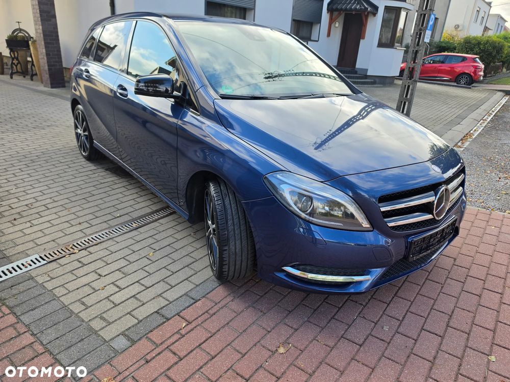 Mercedes-Benz B-Class 2012 photo 2