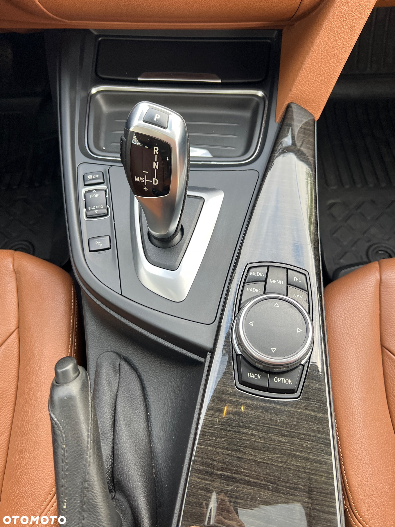 BMW Seria 3 318d Touring Luxury Line - 27