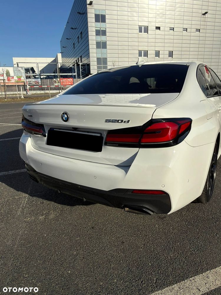 BMW Seria 5 520d xDrive M Sport sport - 9