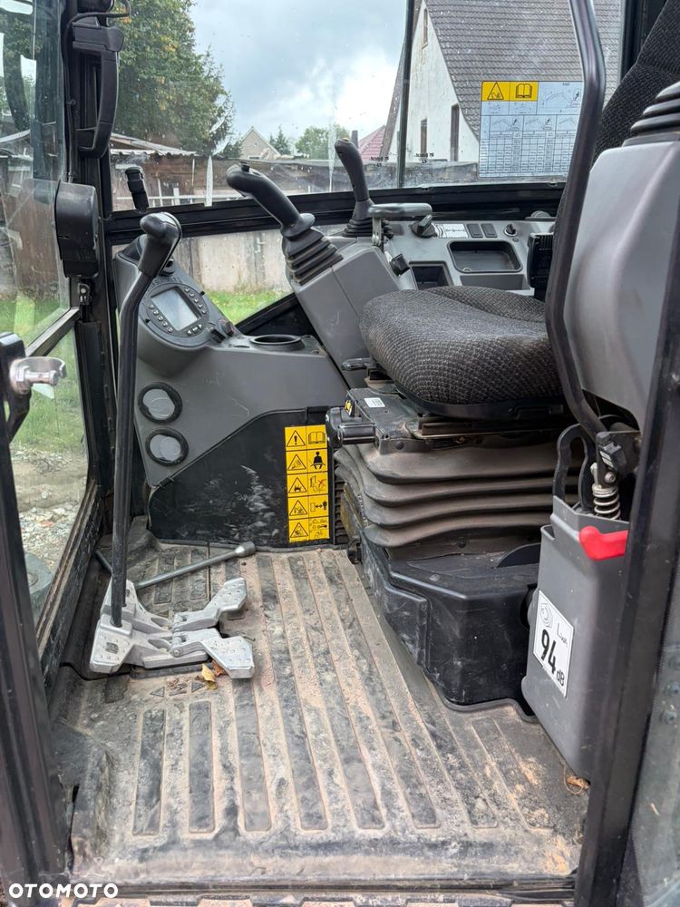 Bobcat Minikoparka E35z - 5