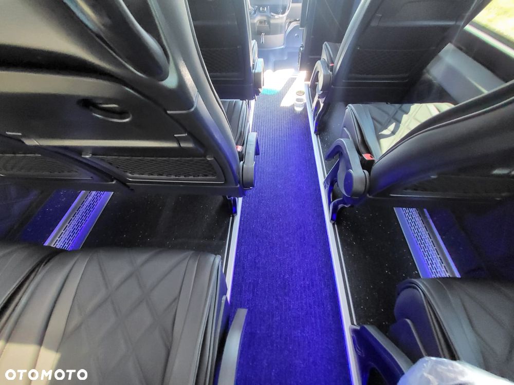 Mercedes-Benz Sprinter 516 CDI 24 miejsca siedzące + 4 stojące - 12
