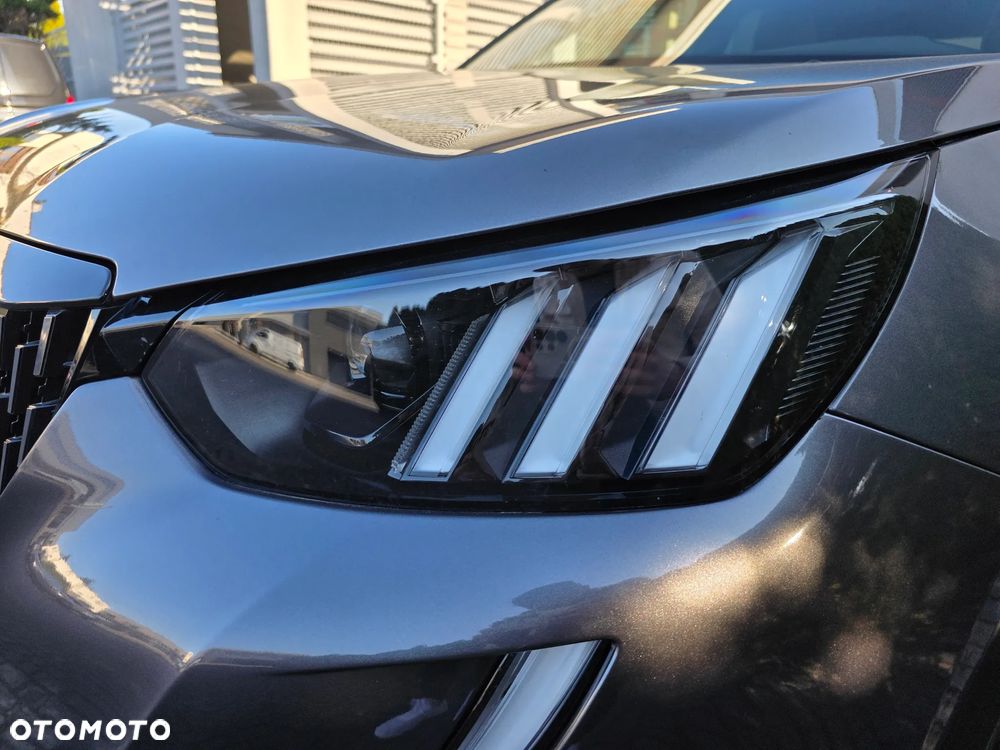 Peugeot 2008 PureTech 130 EAT8 GT - 9