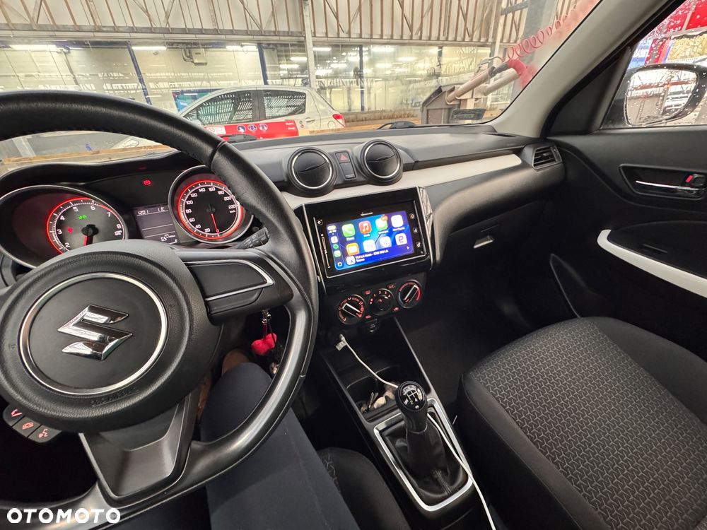 Suzuki Swift 1.2 Premium Plus - 6