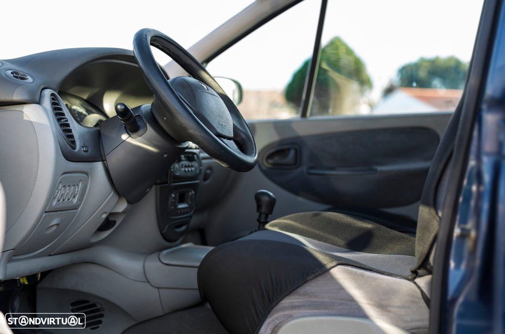 Renault Scénic 1.4 16V Conquest - 12