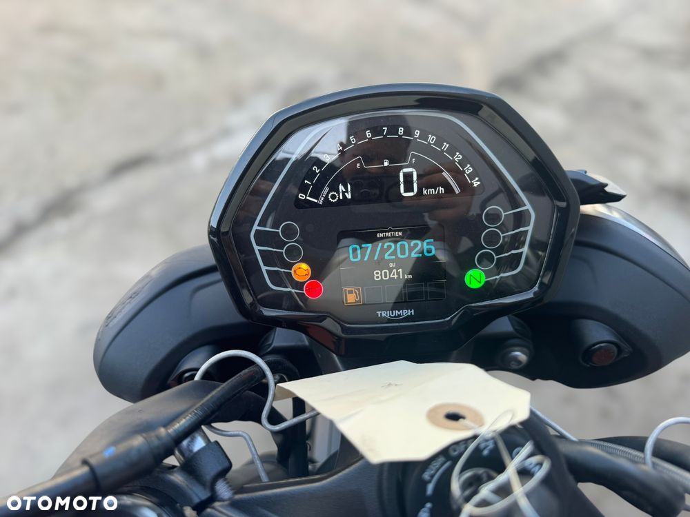 Triumph Street Triple - 26