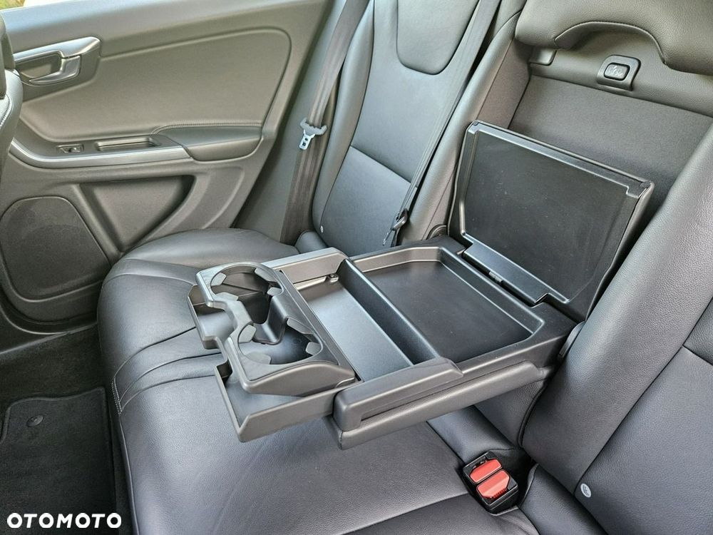 Volvo V60 D2 Geartronic Summum - 19