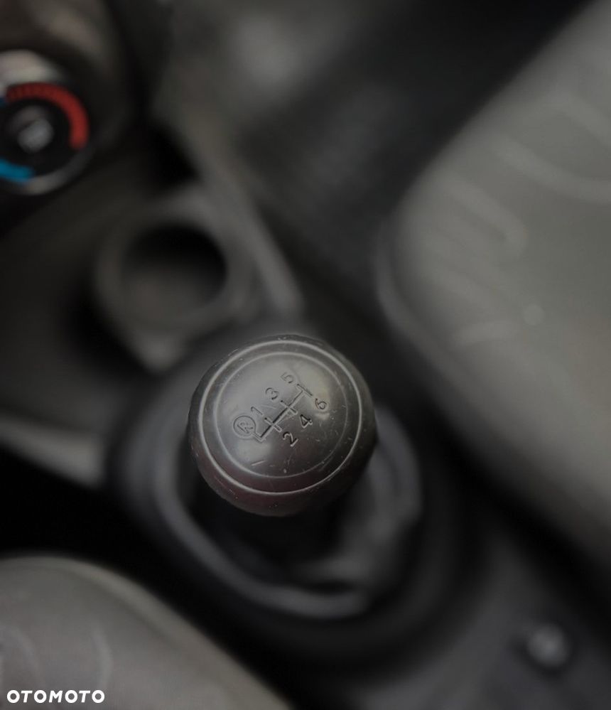 Toyota Yaris 1.33 Luna - 19