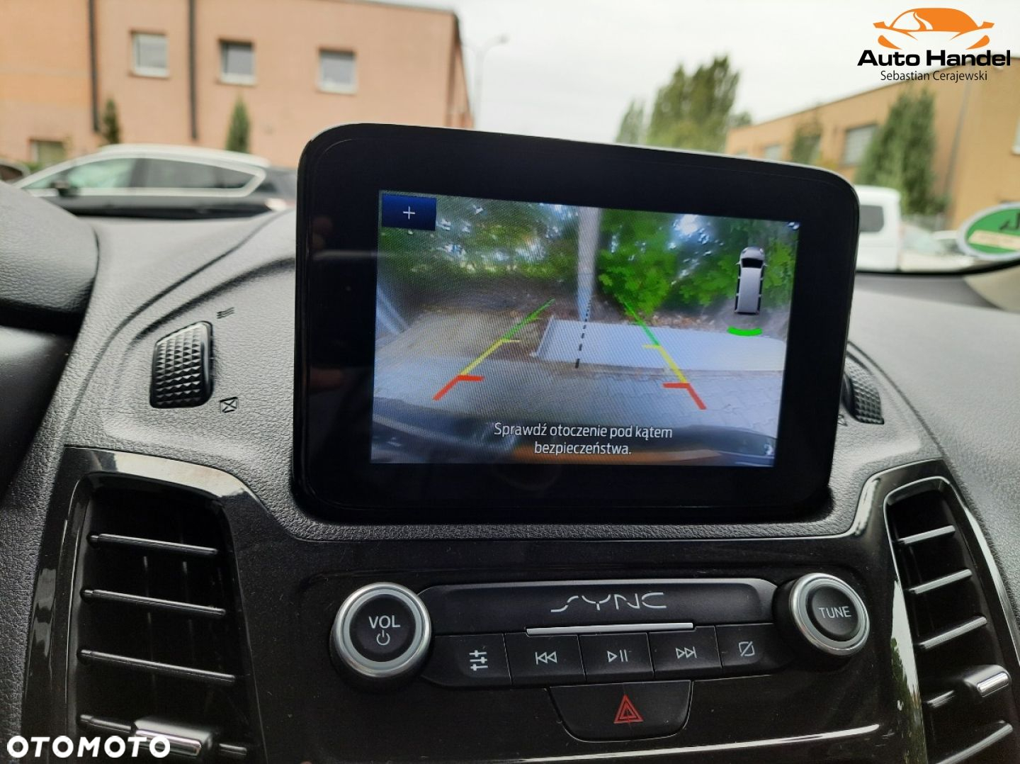 Ford Tourneo Connect Grand - 24